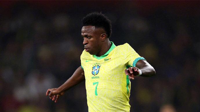 巴西1比0塞内加尔，埃斯特旺破僵局足够出色，内马尔再度落泪