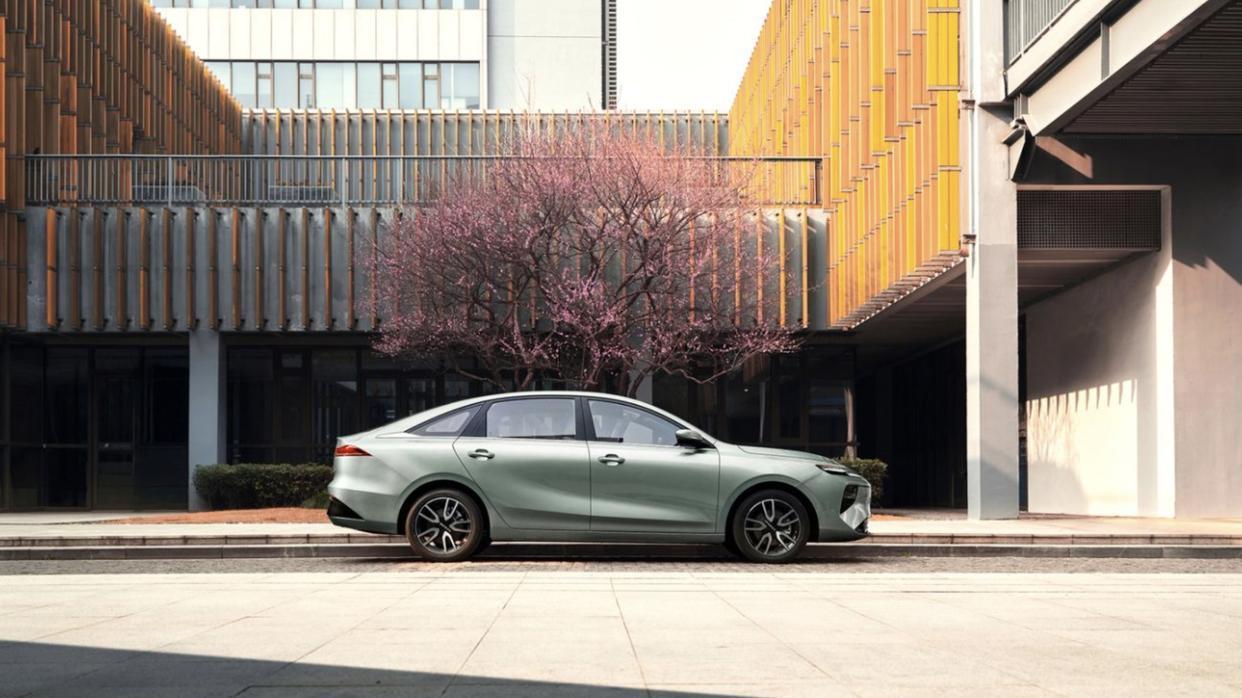 中国轿车真了不起，一公里3分钱，纯电续航520km，刚上市就被捧红