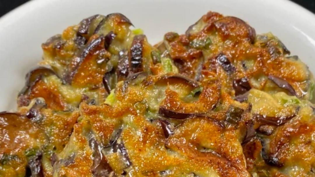 《爆香！茄子鸡蛋饼的黄金秘诀——外酥里嫩一口上瘾》