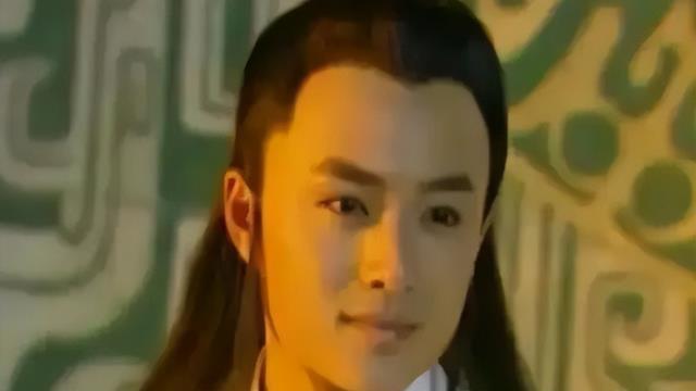 《驻站》发现一张熟脸，二十年前他是娱乐圈的顶流，只是差点运气