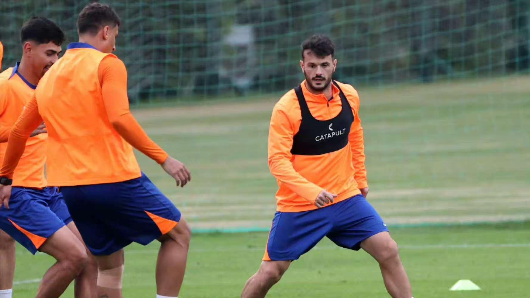 法比奥胜之不武？鲁媒：在降级队身上刷6球，卡扎更应拿金靴