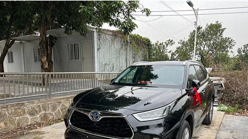 靠降价“稳住”了！从加价3万到直降4万，丰田汉兰达值得入手吗？