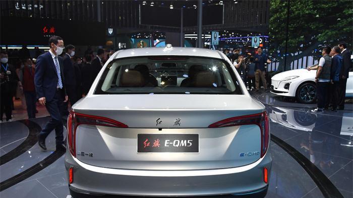 国产豪华中型纯电轿车，落地12万元左右，你会考虑吗