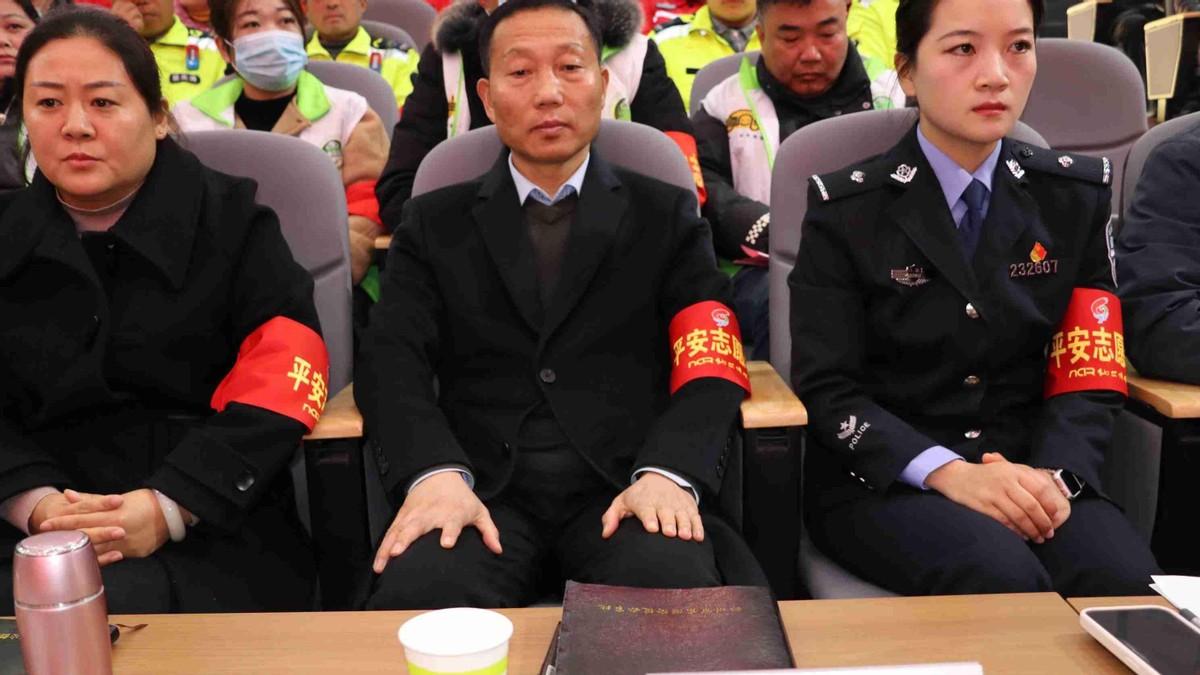 邳州市举行“践行雷锋精神、争做优秀平安志愿者”主题教育活动