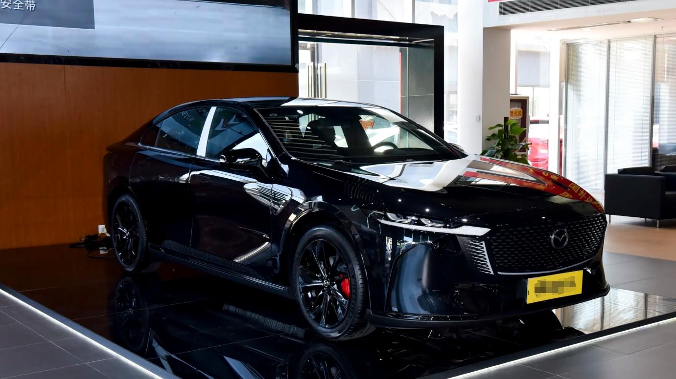 马自达\绝地反击\！近5米B级后驱车降至9万，218Ps+5L油耗，真香