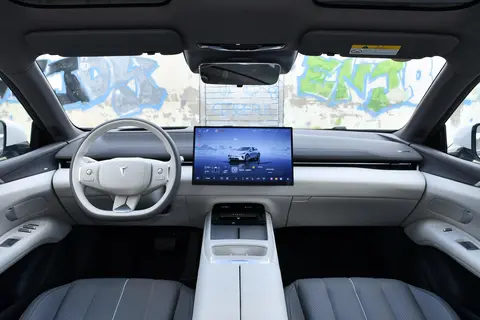 深蓝L07 2026款实车体验：年轻人的通勤出游搭档