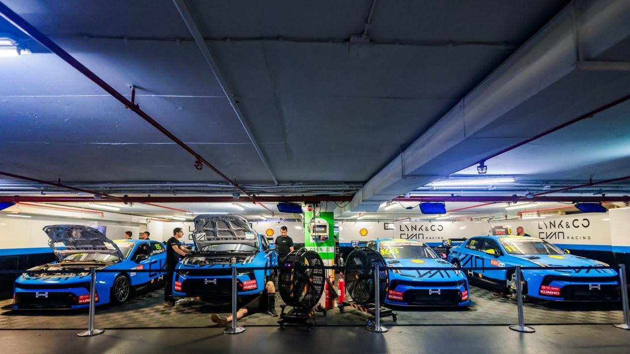 一台能买到的冠军赛车，领克把赛道技术藏进了量产车