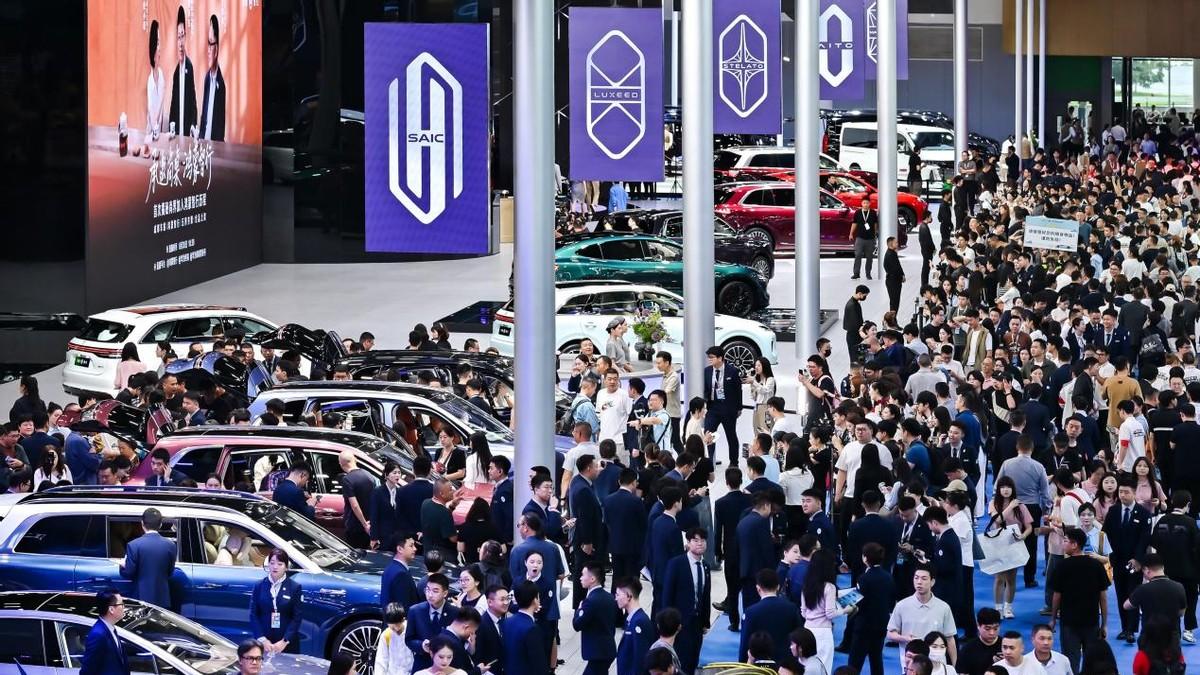 百万交付背后的技术革命：鸿蒙智行六大根技术体系解析