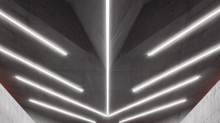 强劲智电四驱加持，领克10 EM-P勇闯50度陡坡毫无压力