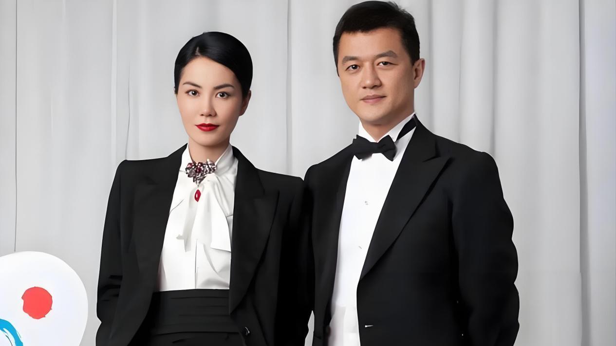 李亚鹏回应离婚，前妻海哈金喜现身后满脸笑容，王菲的选择是对的