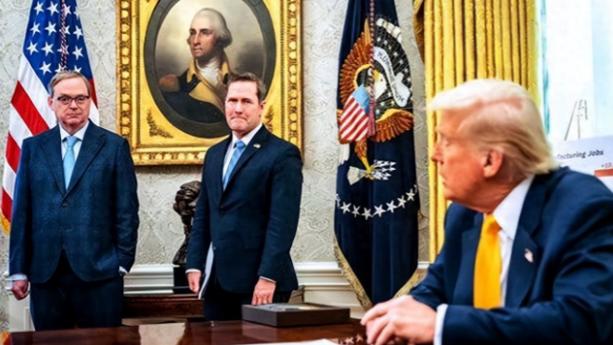 特朗普亲信卷入泄密丑闻 国会山酝酿调查风暴