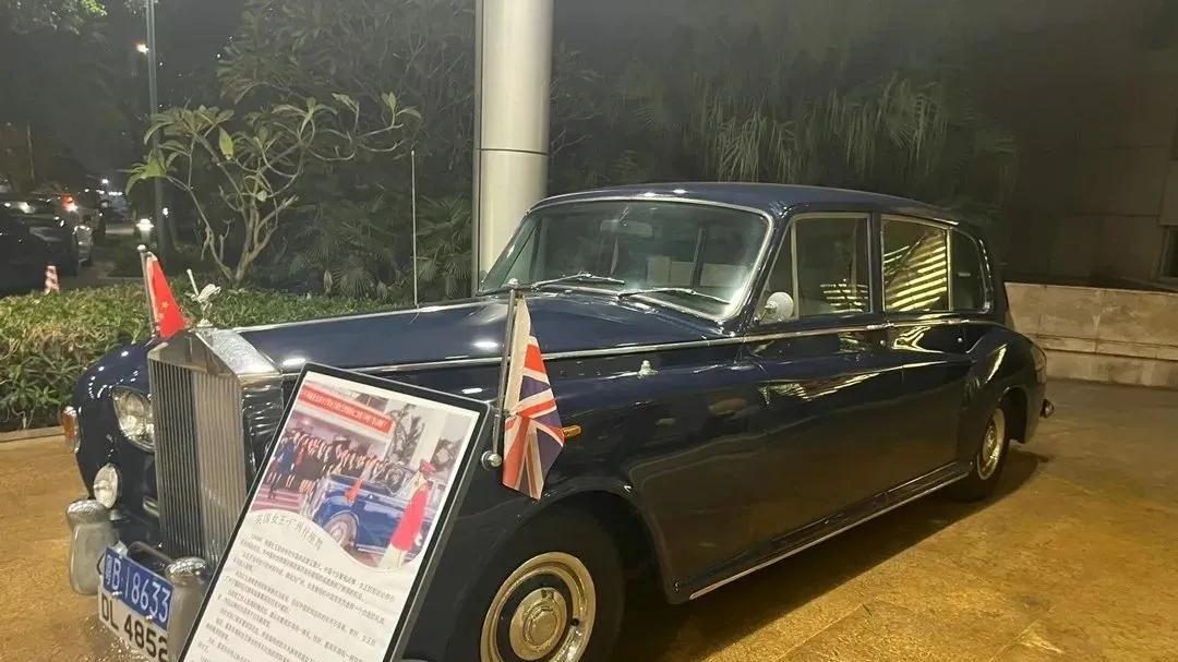 偶遇“霍英东”的劳斯莱斯，车长超6米，可坐6人，曾用过3代车牌