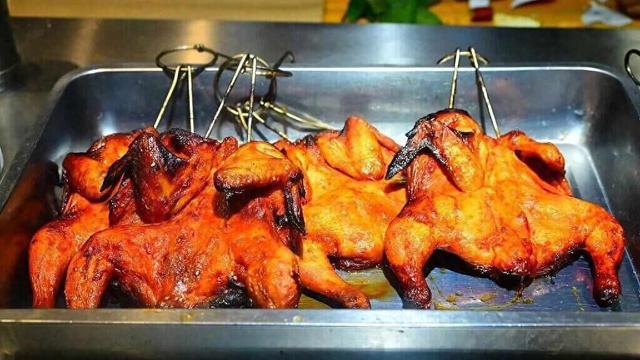 超市里20块钱一整只的烤鸡，到底能不能放心吃？