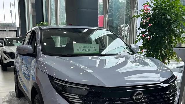 2025款日产逍客全新上市，家用SUV再升级，空间舒适与智能科技完美结合