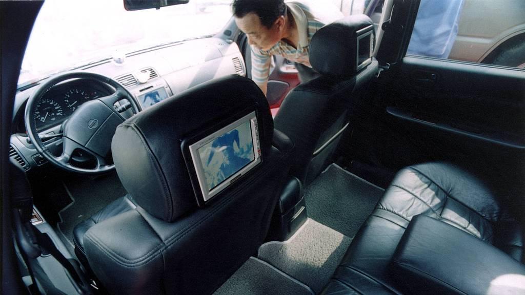 《汽车音响系统升级，打造专属移动音乐厅》