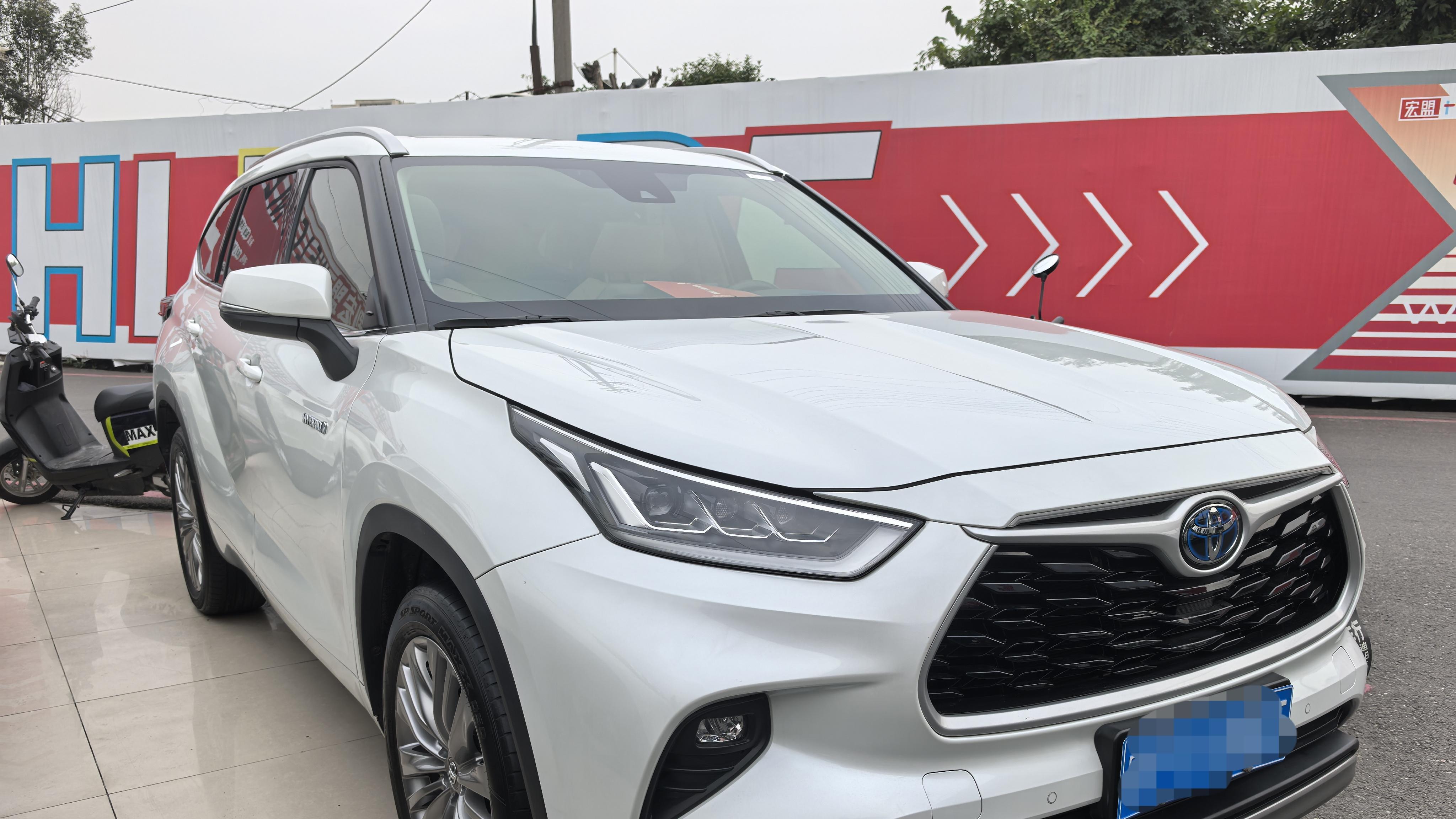 2022款丰田汉兰达双擎四驱七座，二手准新车值得入手吗？