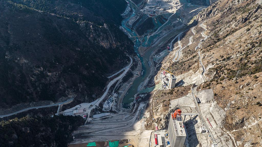 315米巨坝刷新纪录，揭秘横断山脉上的超级工程密码