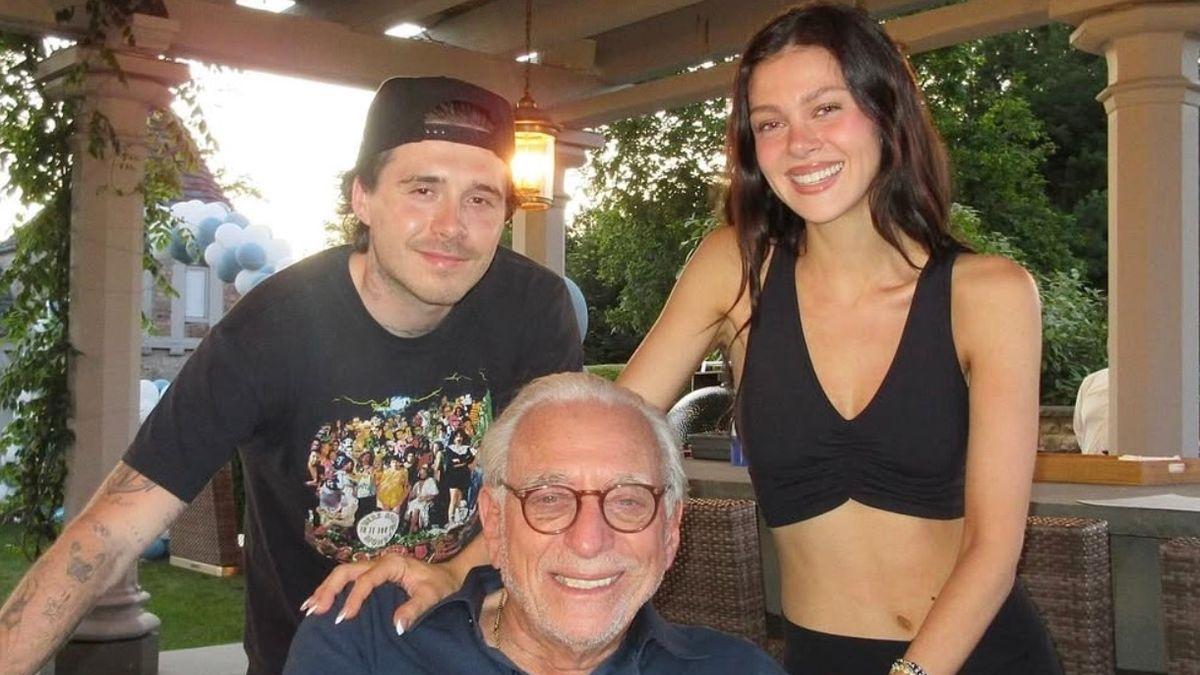 儿大不中留！贝嫂点赞儿子烤鸡视频公开示爱，布鲁克林却拉黑全家