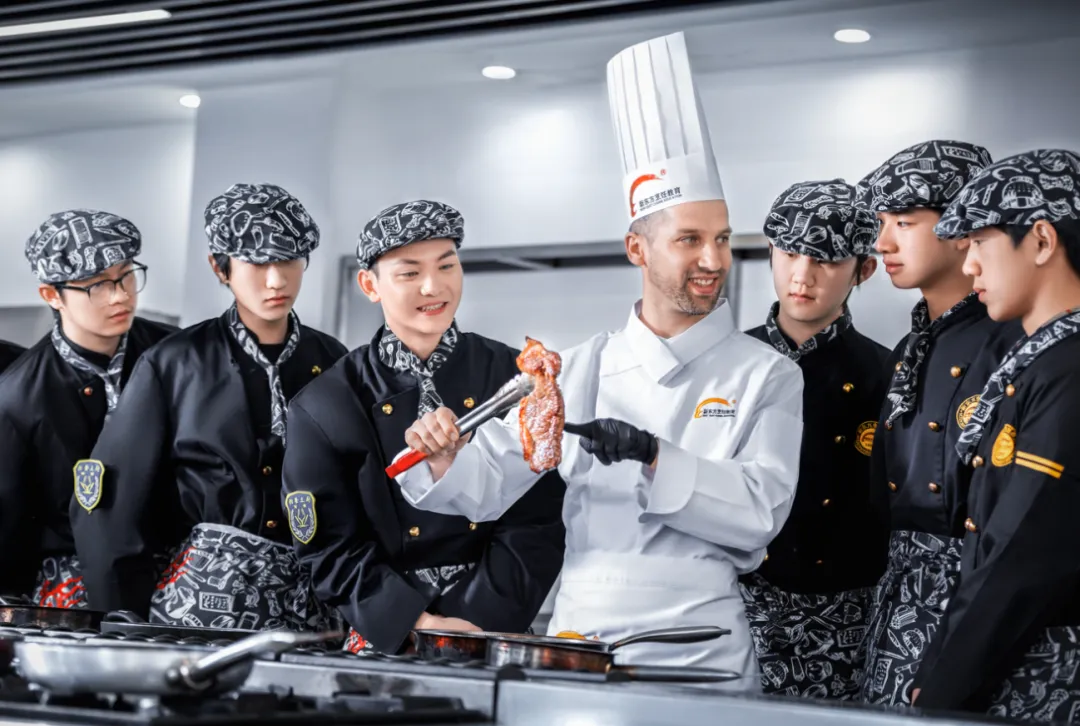 大专生的逆袭之路：学一门好技术，拥抱光明未来