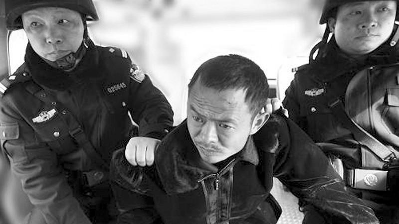 他被寡妇欺骗连杀8人，落网后竟求废死刑，法官：罪无可赦