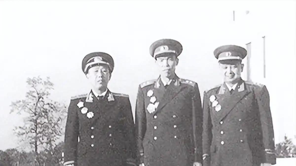 黑山阻击战发生什么，为何让梁兴初落泪，时隔三十三年仍要回去看