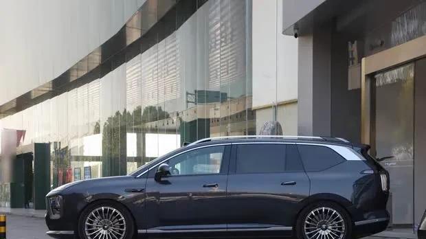 26.98万起“陆地游艇”！这是要打问界M8和理想L8一个措手不及吗？