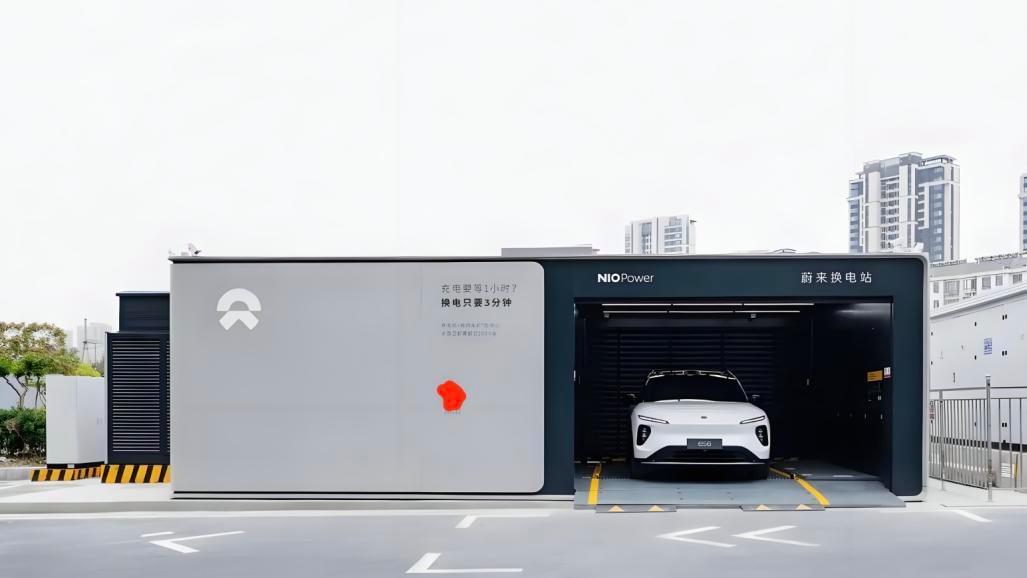 充电半小时，换电只需3分钟：换电如此优越，为何只有蔚来做？