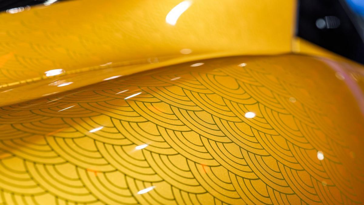 云纹鎏金，驭见东方。广州车展，中国超跑真的站起来了