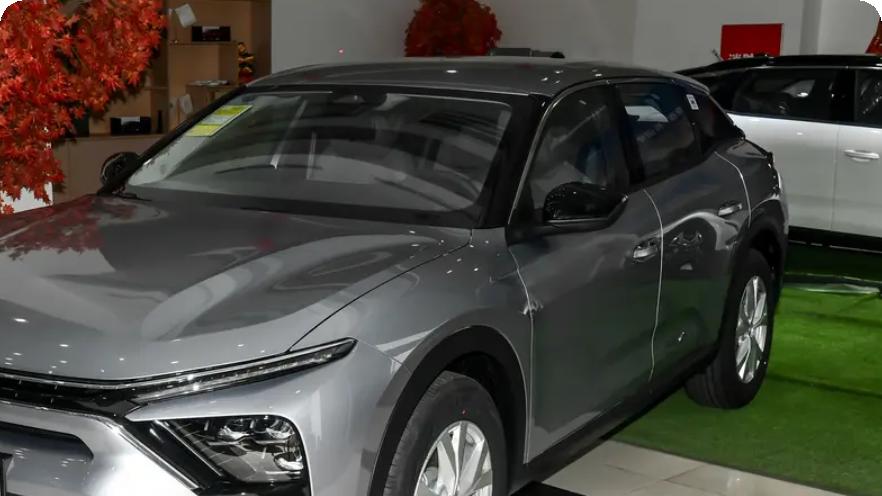 不到16万，这两台合资值得考虑！2.0T+8AT，操控一流，稳如高铁