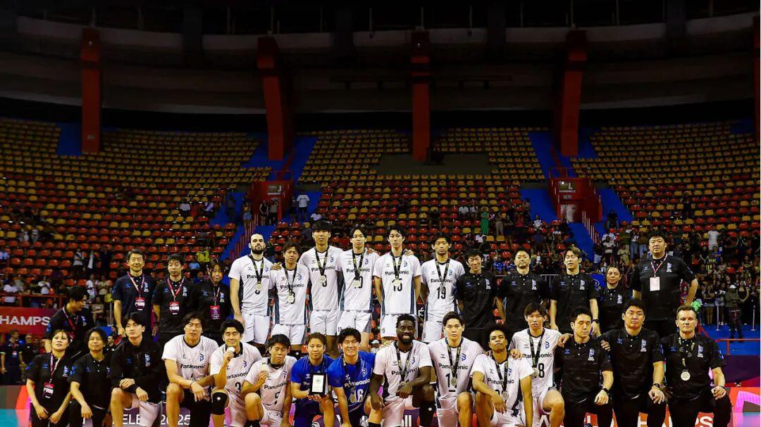 中国男排队员获世俱杯银牌 意大利队全胜夺冠 最佳阵容公布