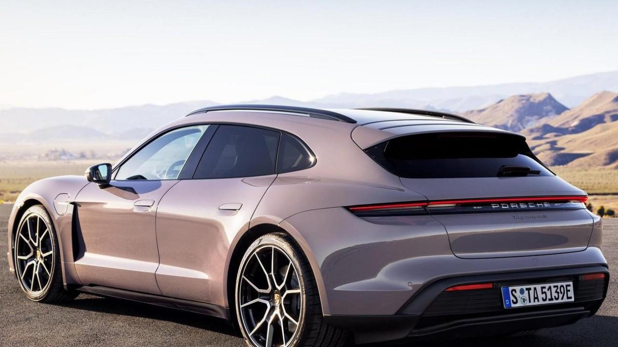 保时捷Taycan 4S Sport Turismo：升级后的电动杰作
