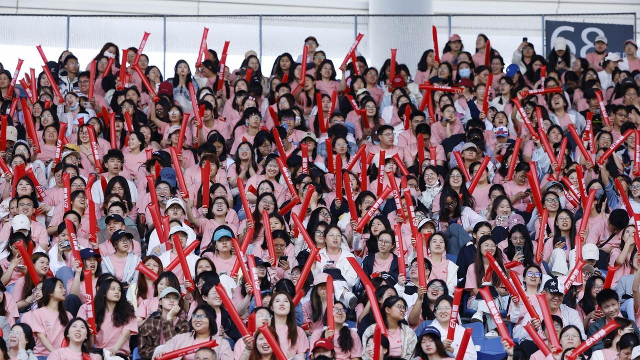 “苏超”风暴：6万人体场装不下的乡愁