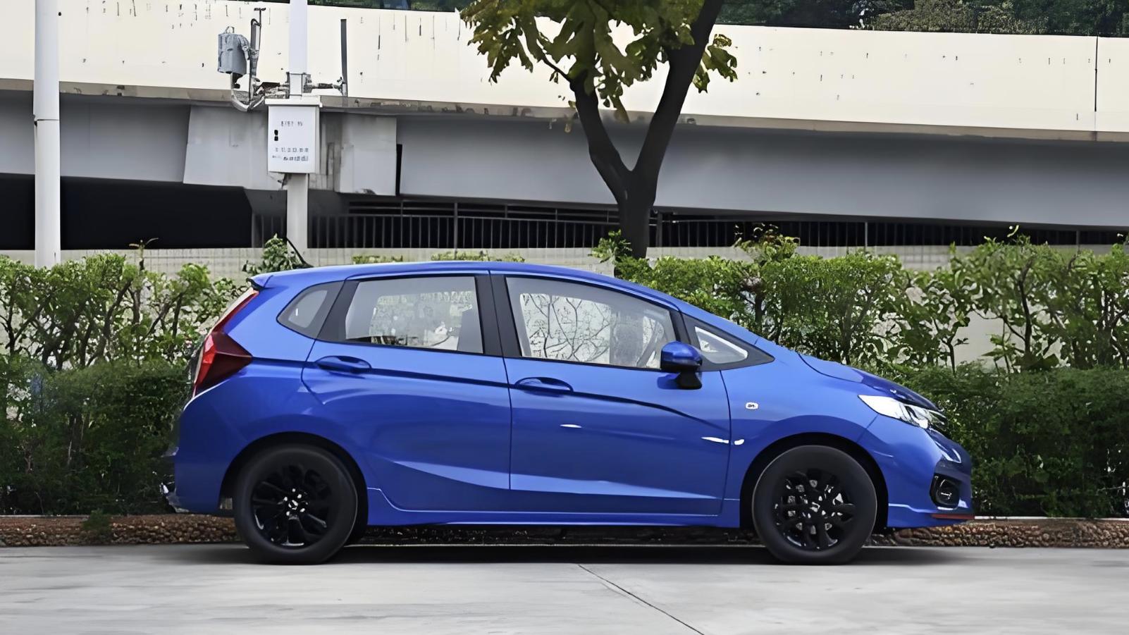 全新飞度真要来了，设计风格大变，轴距2530mm，搭载1.5L自吸+CVT