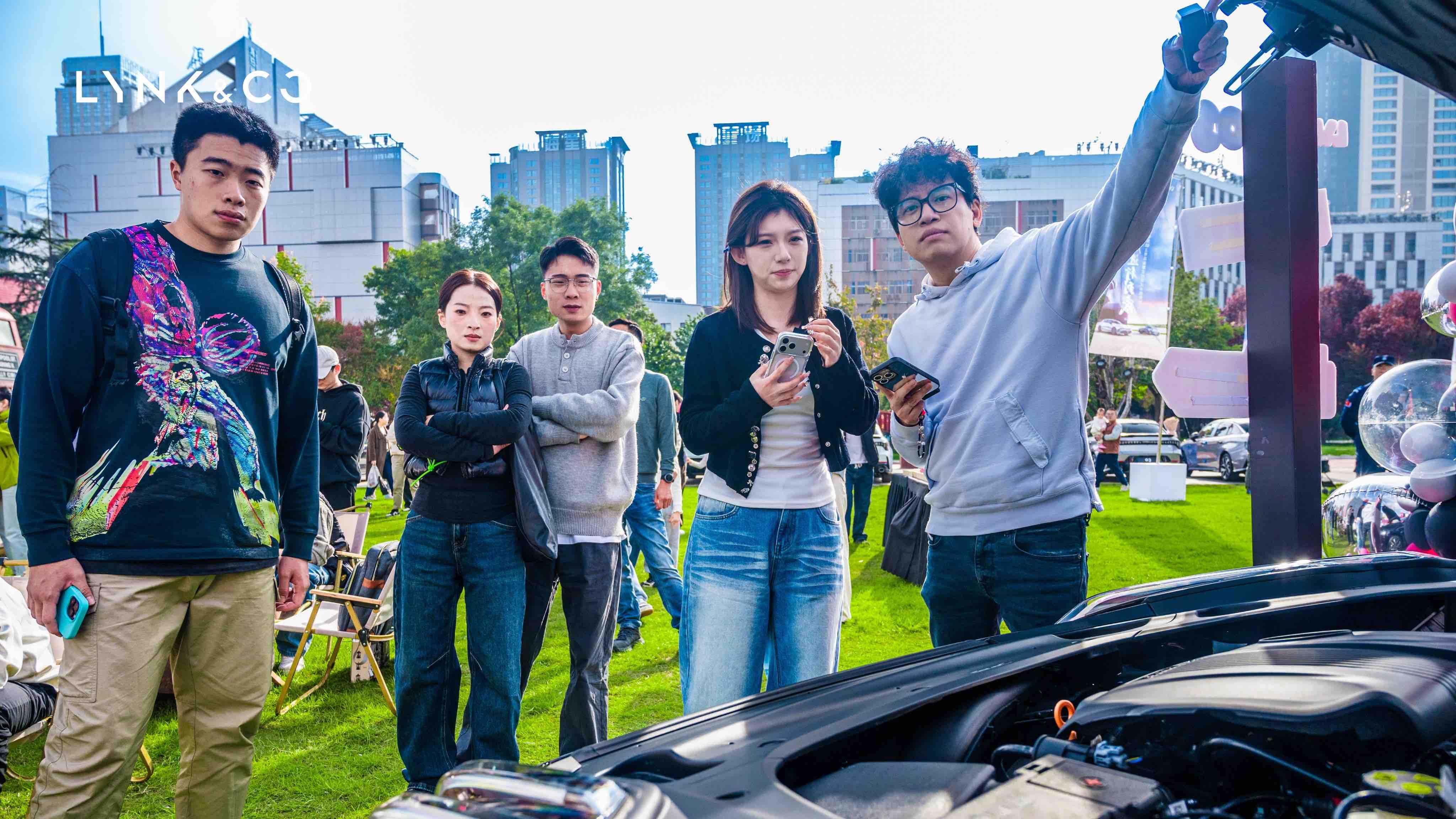 用出行选择诠释性能热爱，第三代领克03西安上市交付！