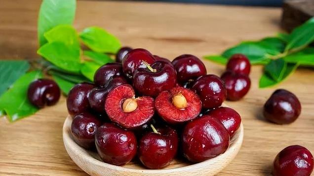 车厘子姐一句话，让车厘子损失58亿，水果商生气，网友拍手称赞