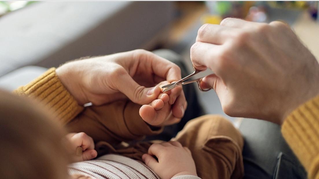 宝宝指甲修剪全指南：安全操作不伤肉，新手爸妈必看