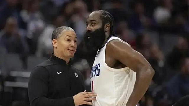 快船四连败！泰伦卢依旧执迷不悟，手好牌打烂，队记揭露真相