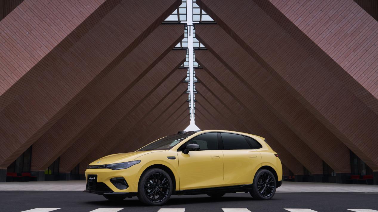 零跑的全新战略新品Lafa5，真的可以拔高零跑品牌形象吗？