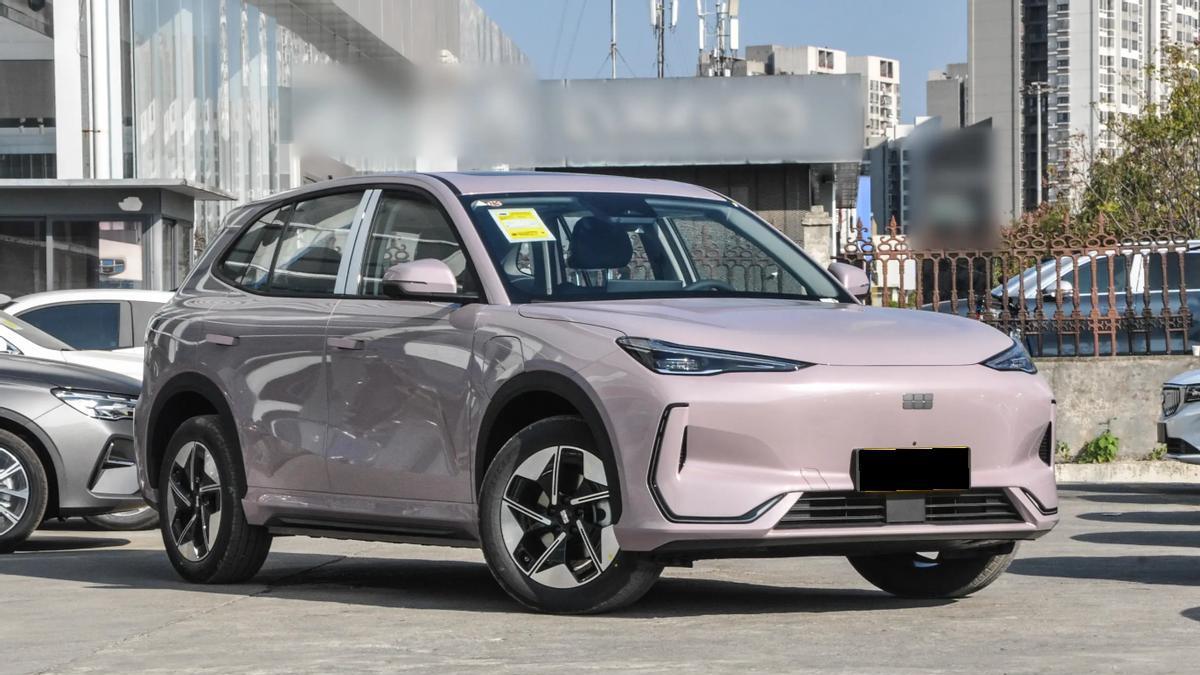 上市即上量，吉利银河E5这车怎么样？短途家用挺适合