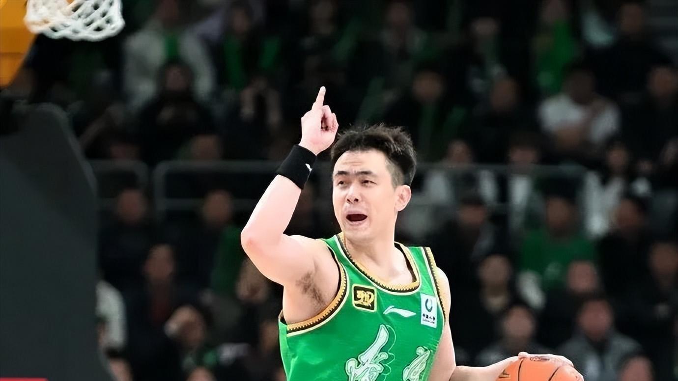 辽篮加时险胜新疆，威尔斯三战砍下118分，杨鸣能否靠他锁定胜局？