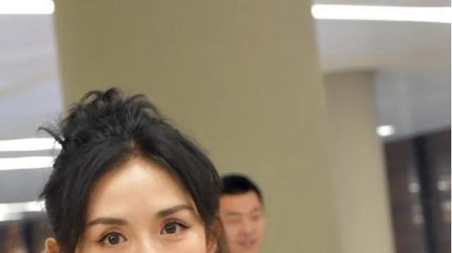 谢娜情绪失控，撰写长文悲叹三女儿接连病倒入院，揭露其婚姻生活的真相