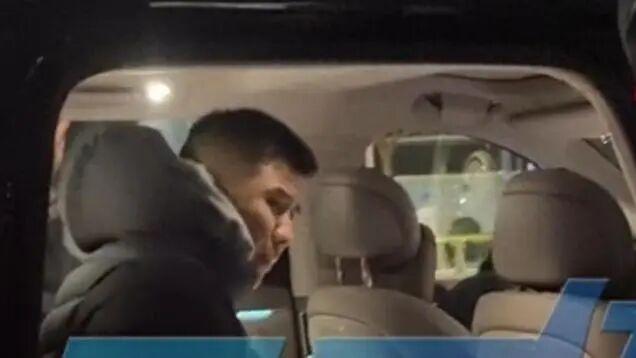 国安夺冠背后心酸！王刚肋骨受伤退场，侯森下巴缝23针坚持踢完全场