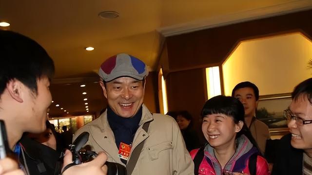 这场被外界称为“星二代下嫁穷小子”的婚姻，在十多年后让所有人读懂了老父亲的良苦用心