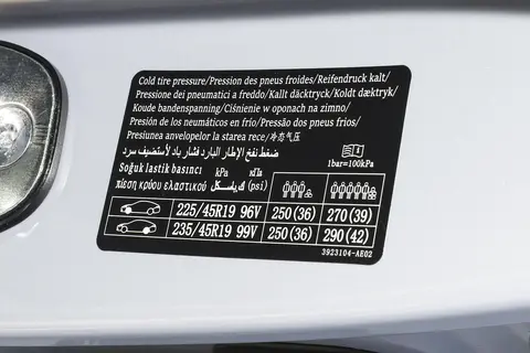 10万级带娃车，我选零跑Lafa5：颜值+实用，都有了？