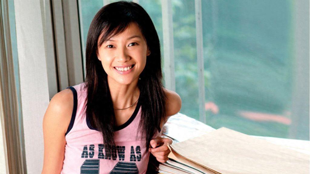 徐静蕾的清醒人生，结婚14年坚持丁克，50岁活成娱乐圈反模板