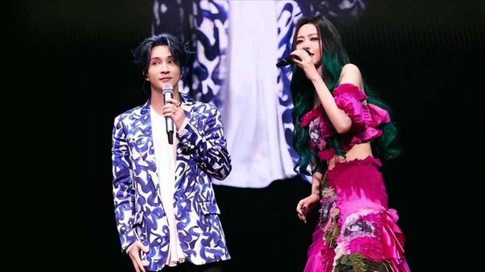 有一种“算计”叫张靓颖冯轲，离婚6年，二人的现状早已天差地别