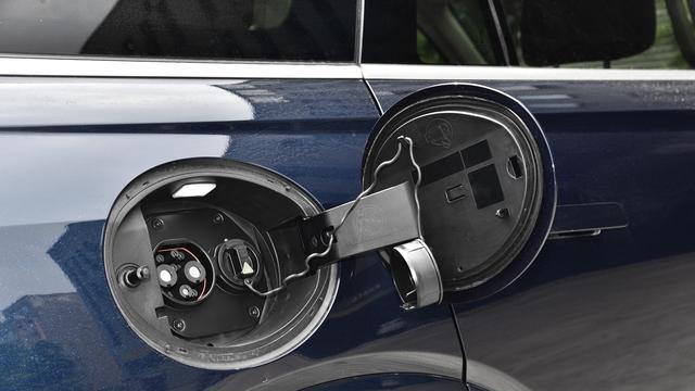 电动四驱+4.9s破百，大六座+冰箱彩电大沙发，这款SUV很有安全感