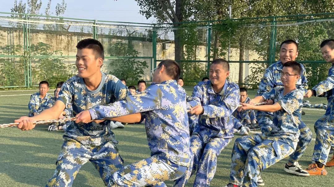 力拔山河，“绳”采飞扬 | 一场拔河比赛，见证叛逆少年的蜕变瞬间！