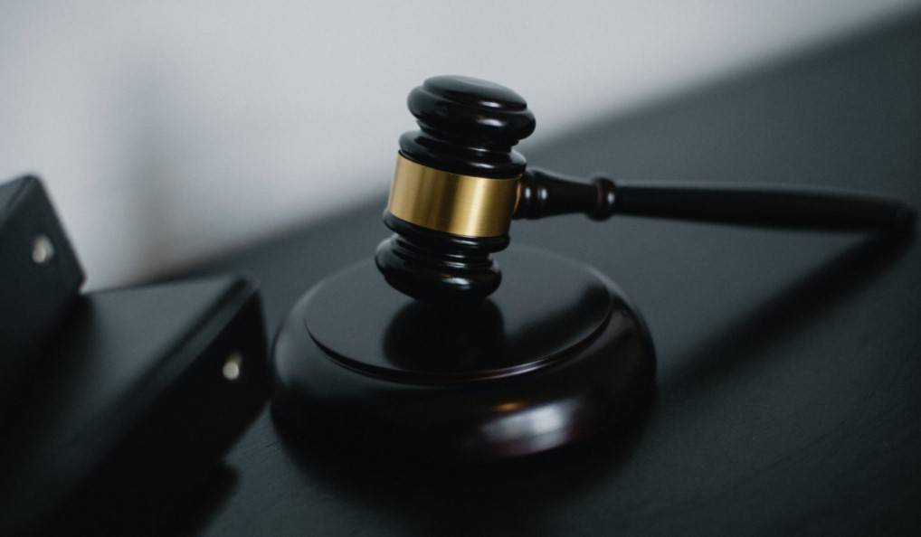 离婚后孩子改随母姓，男方就能拒付抚养费吗？