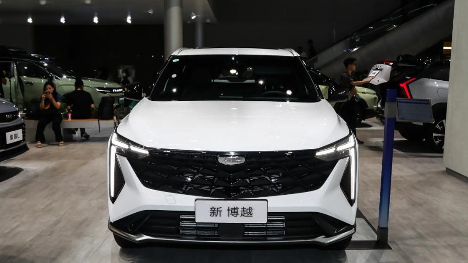 入门就配8155芯片，1.5T+7DCT，吉利新博越惠后8.78万起